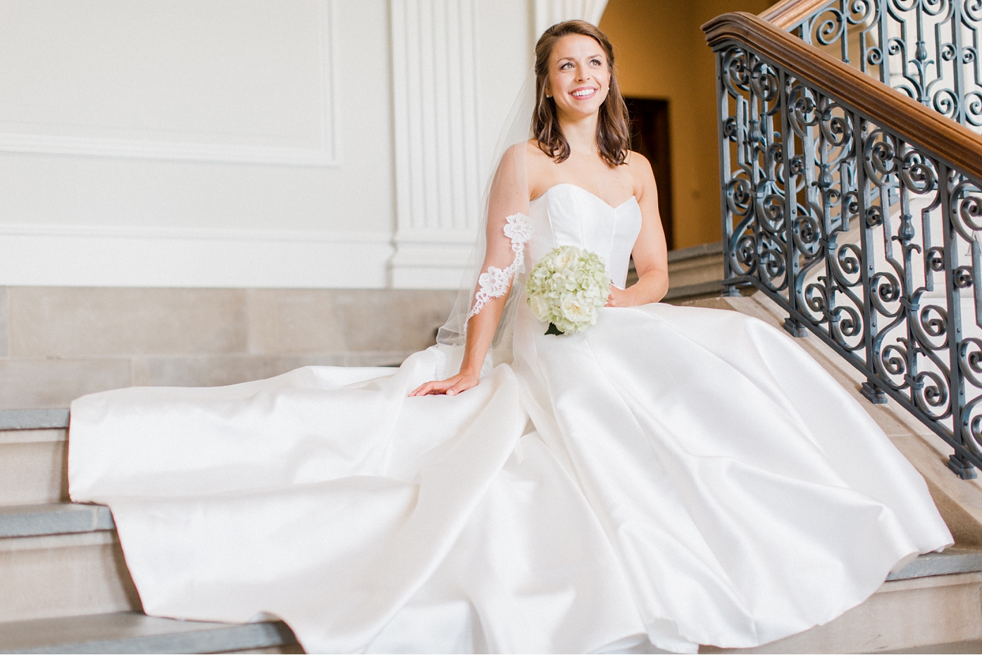 VMFA Bridal Portraits in Richmond, VA by Alisandra Photography